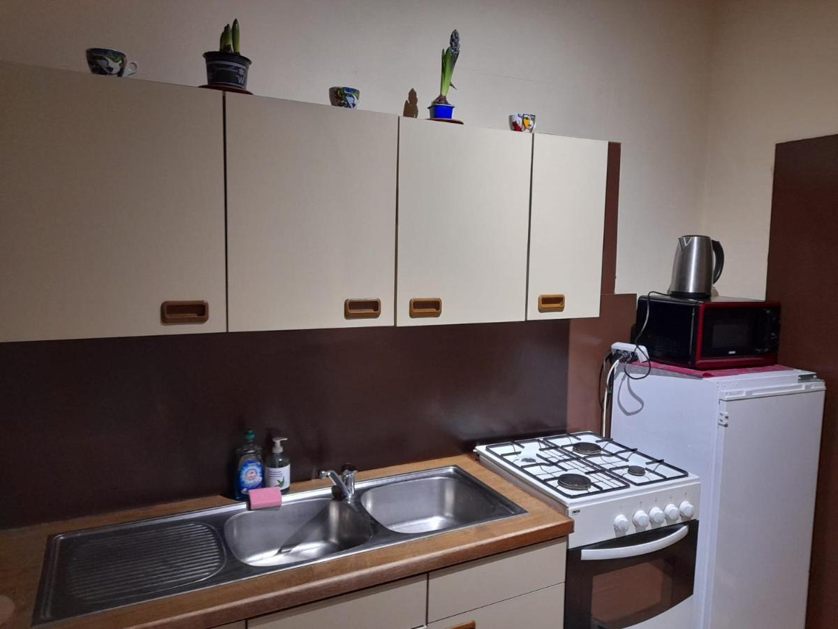 Апартаменты Cute,Cosy,Comfortable Studio In The Heart Of Antwerpen Экстерьер фото
